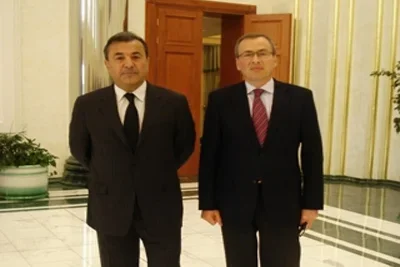 French envoy holds meeting at Senate