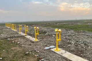 Farg‘ona aeroportiga zamonaviy yoritish uskunalari keltirildi