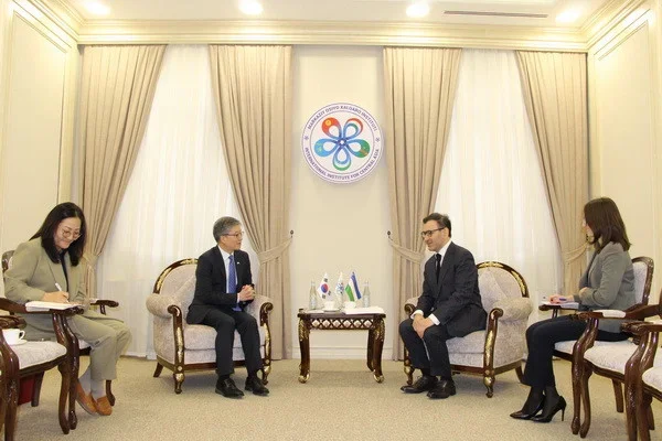 MICA Director holds meeting with South Korean Ambassador
