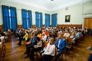 Акушерлик ва гинекология маркази Санкт-Петербургдаги тиббиёт форумида тадқиқотларининг тақдимотини ўтказди