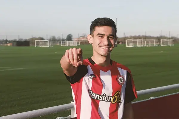 Brentford подтвердил подписание полузащитника «Пахтакора» Мухаммадали Уринбаева