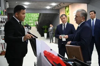 Uzbek President gets acquainted with the technopark in Nukus