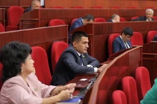 Deputatlar yo‘l harakati xavfsizligini oshirishga qaratilgan qonun loyihasini ma’qulladilar