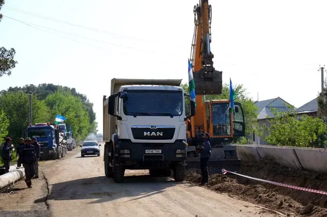 Bosh vazir o‘rinbosari To‘polang suv omboridan ichimlik suvi tarmog‘ini tortish loyihasi doirasidagi obyektlarga tashrif buyurdi