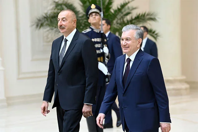 Prezident Shavkat Mirziyoyev Ozarbayjonga davlat tashrifini boshladi