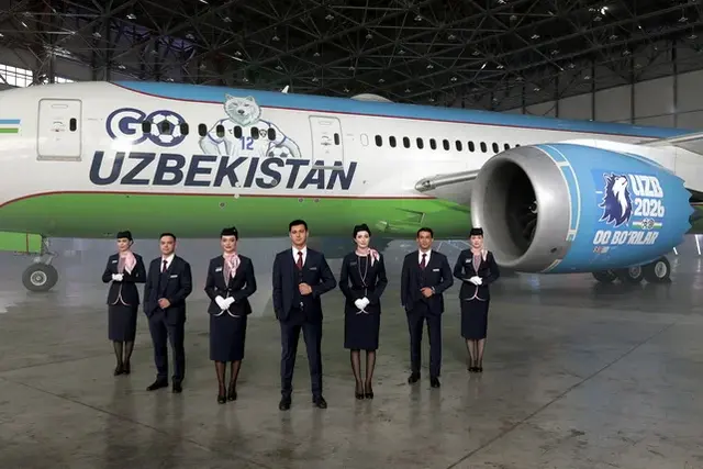 «Oq bo‘ri» osmonda: Uzbekistan Airways O‘zbekistonning futbol Dreamliner‘ini taqdim etdi