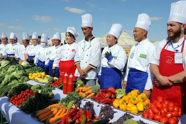 В Каракалпакстане прошел фестиваль «99 видов блюд из островной рыбы»