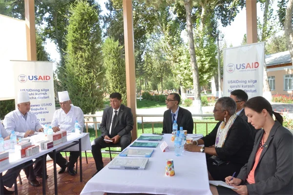 US envoy meets with doctors and nurses at Kashkadarya regional tuberculosis hospital