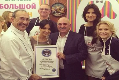 Hakim Ganiev set world record, cooking noodles