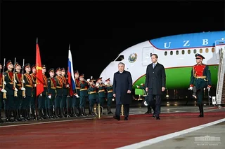 Ўзбекистон Президенти Москвага келди