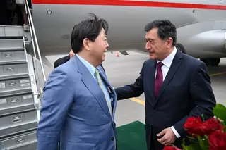 Japanese Foreign Minister arrives in Tashkent