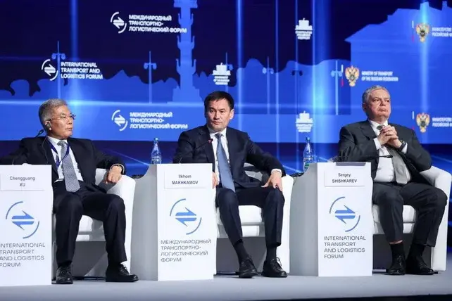 Oʻzbekiston Sankt-Peterburgdagi forumda raqamli logistikani targʻib qilmoqda