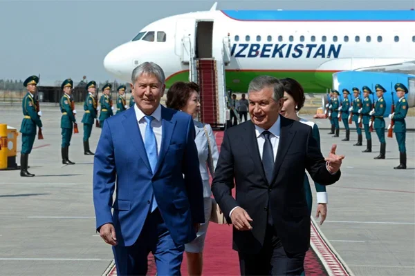 Президент Узбекистана прибыл в Кыргызстан