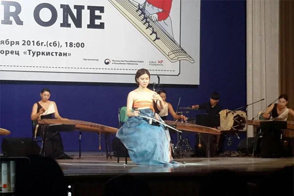 Tashkent hosts fusion music concert
