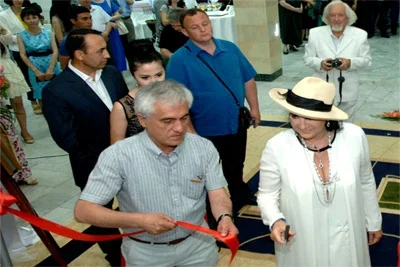 Alexander Viner art-exhibition opens in Tashkent