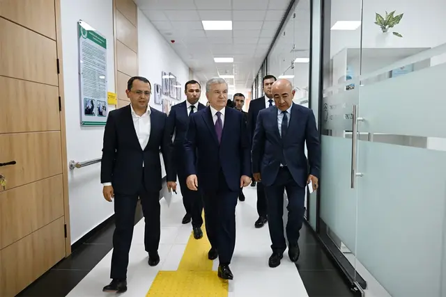 Мирзиёев посетил Комплекс социальной защиты в Нурафшане
