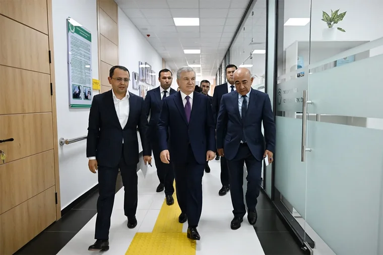 Мирзиёев посетил Комплекс социальной защиты в Нурафшане