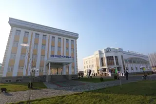 В Андижане открыли спортивный комплекс школы по фехтованию