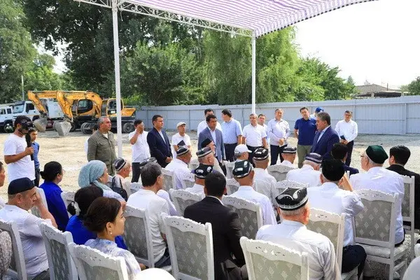 Масъуллар аҳоли муаммоларини ҳал этмоқда