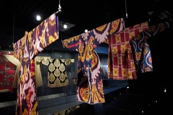 "Colorful Asia: Exhibition of Asian Costumes" exhibition opens in Hangzhou