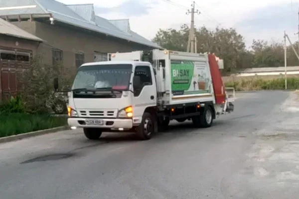 В Узбекистане тестируют новый метод вывоза мусора под классическую музыку