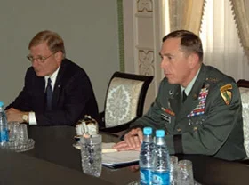 Глава Центрального командования США генерал Дэвид Петреус посетил Узбекистан