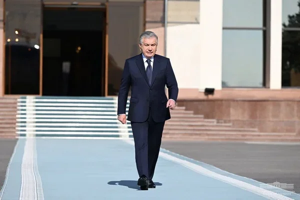 Шавкат Мирзиёев отбыл с рабочим визитом в Туркменистан