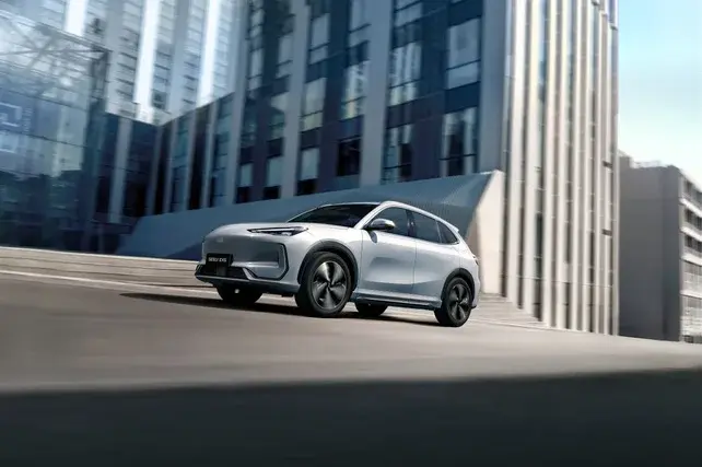 Geely EX5: Электрокроссовер нового поколения, покоривший Китай и готовящийся к выходу на рынок Узбекистана