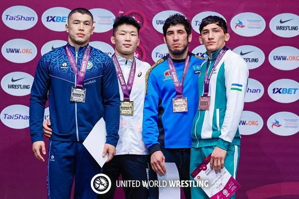 Сборная Узбекистана по спортивной борьбе завершила ЧА с 7 медалями