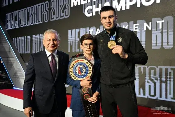 Шавкат Мирзиёев посетил финал чемпионата мира по боксу