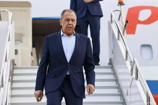 Глава МИД РФ прибыл в Узбекистан