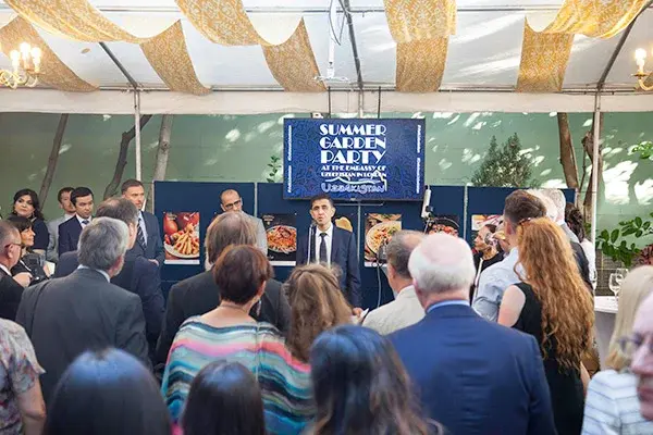 Book “365 Days of Sun” presented in London