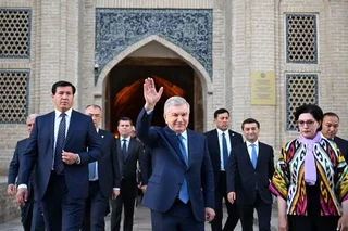 Президент посетил историческую часть Бухары