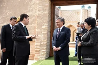 Президентлар Хивадаги тарихий обидаларни томоша қилди
