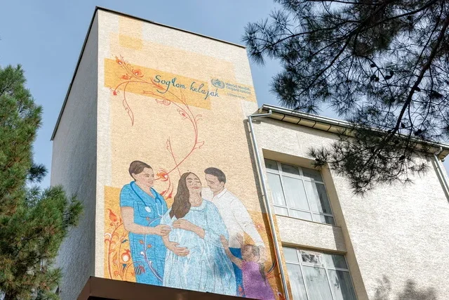 O‘zbekiston ona va bola salomatligiga bag‘ishlangan jamoaviy mural yaratish orqali Butunjahon sog‘liqni saqlash kunini nishonladi