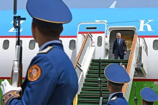 O‘zbekiston Prezidenti Bokuga keldi