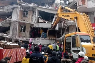 Число погибших при землетрясениях в Турции достигло почти 19 тысяч