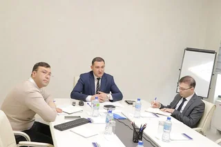 “Ўзелтехсаноат” ва Хитойнинг “Jzetek”компанияси кадрлар тайёрлаш соҳасидаги ҳамкорликни муҳокама қилди