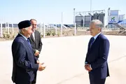 Мирзиёев ознакомился с тепличным комплексом в Кегейли