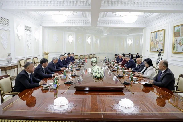 Sirdaryo viloyatida xotin-qizlarni ijtimoiy qo‘llab-quvvatlash chora-tadbirlari holatini o‘rganish natijalari muhokama qilindi