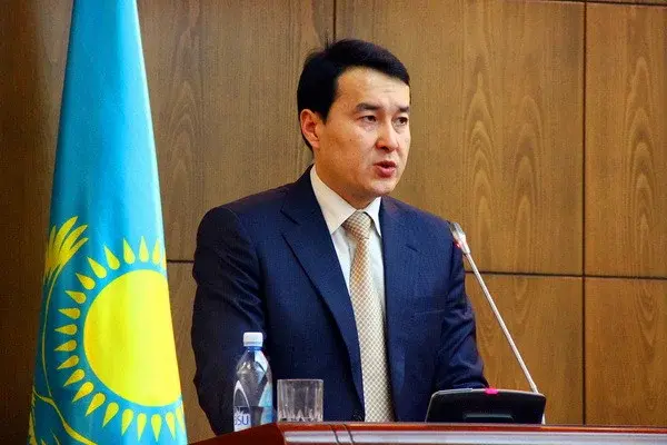 Токаев назначил Алихана Смаилова премьер-министром Казахстана