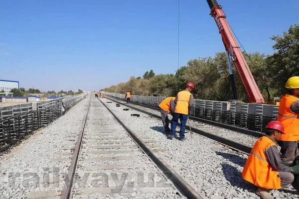 Laying of rails starts on elevated underground line